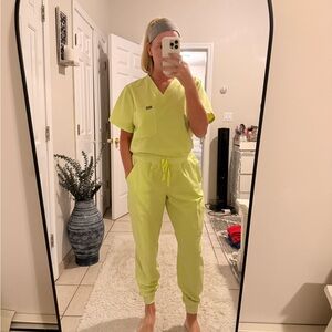 FIGS NEON SCRUB TOP AND BOTTOM!! BRAND NEW